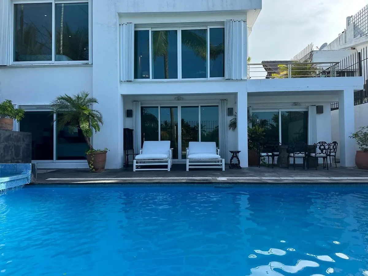4Br Paradise-Private Pool W/ Gorgeous Lake Views! Cancun 0*,  Mexico